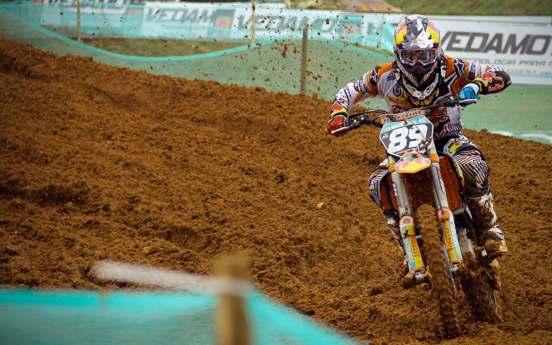 九游网页版官网入口-维尔·冯·威克：凭借强壮体魄，屡屡打破对方防线，为南非队提供优势